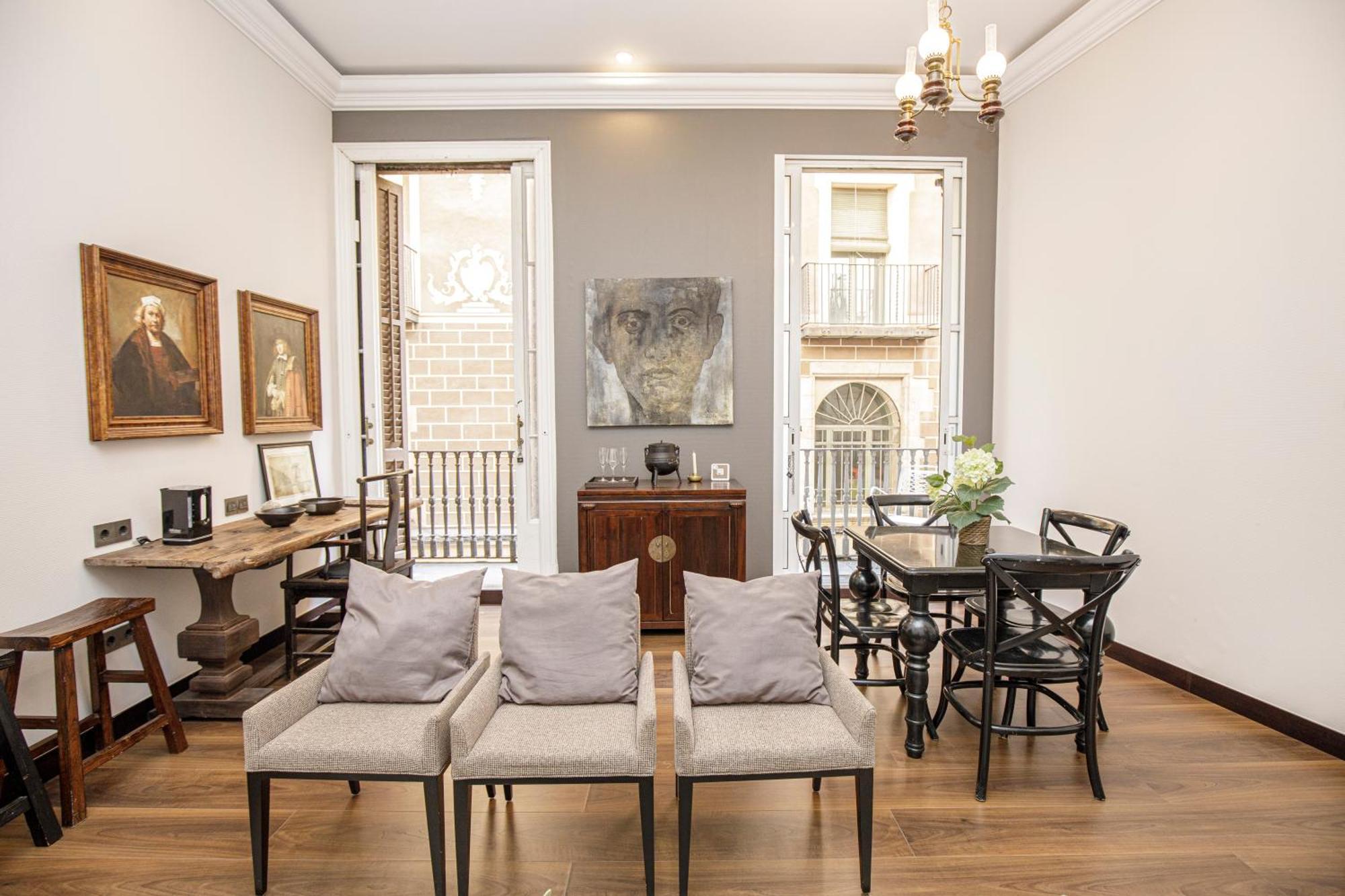 Beautiful Trendy Spacious Very Location *
